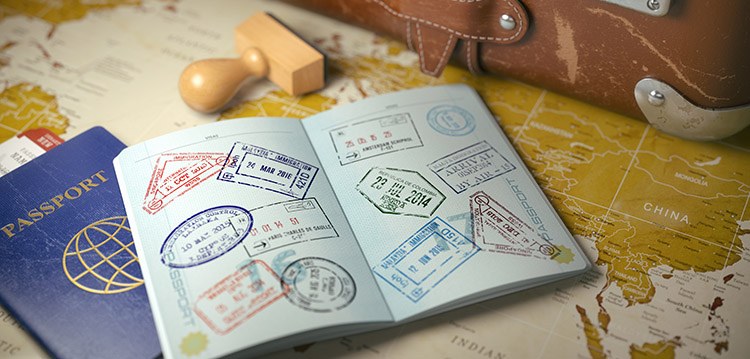 Reisepass und Visum um mit dem auto um die welt